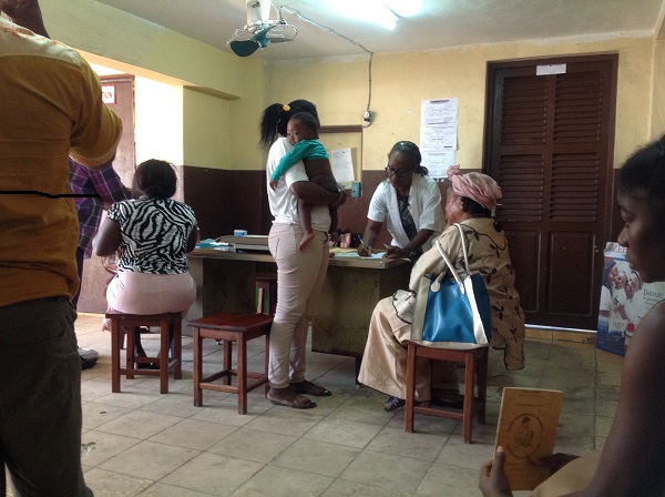 Chaque jour, le dispensaire de Louis reçoit un grand nombre de patients.