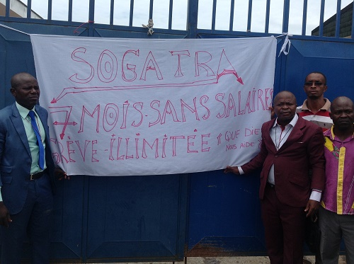 C.Gaston Ndoudi Ledoumou, Secrétaire général du Syndicat national des agents administratifs, des techniciens et des conducteurs d’engins face à la presse, était assisté par Herment Télé, Président du syndicat des conducteurs et des techniciens.